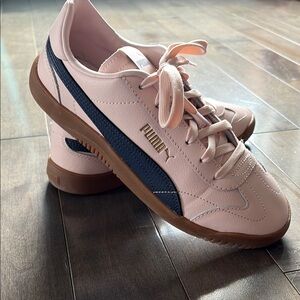 Puma Women's Pink and Blue Sneakers